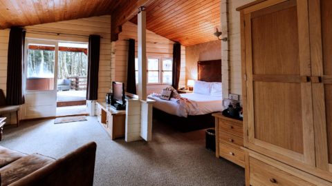 NEW-Woodland-Cabin-Deluxe