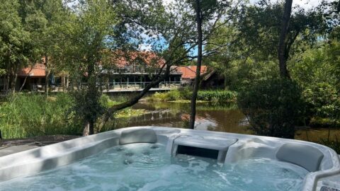 Hot Tub 2